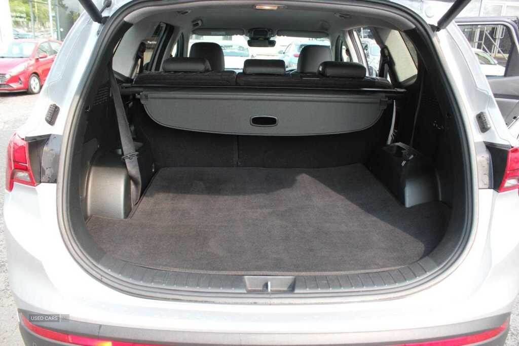 Apr 2022 Hyundai Santa Fe 1.6 TGDi Hybrid Premium 5dr Auto