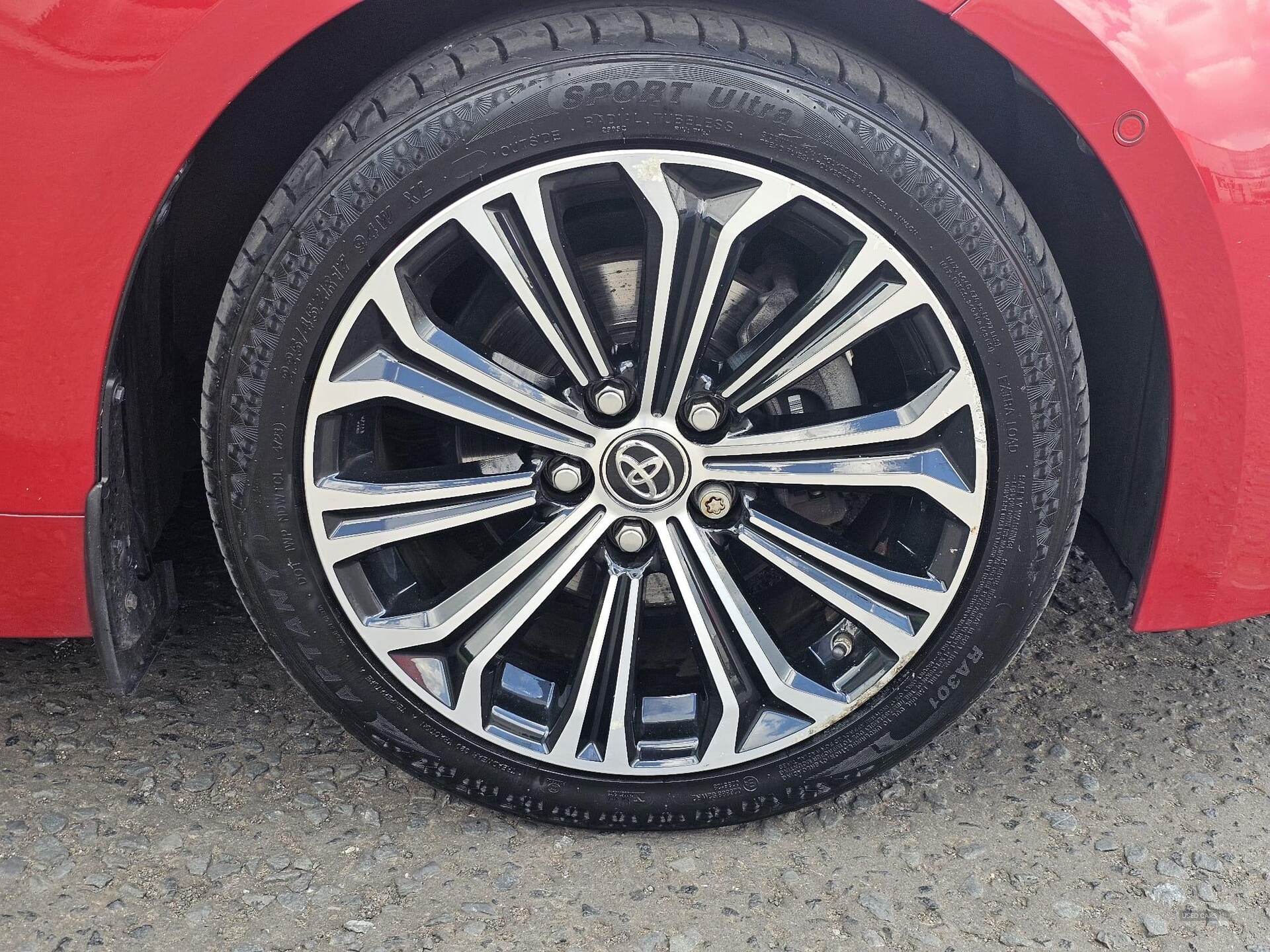 Apr 2019 Toyota Corolla 1.8 VVT-i Hybrid Design 5dr CVT