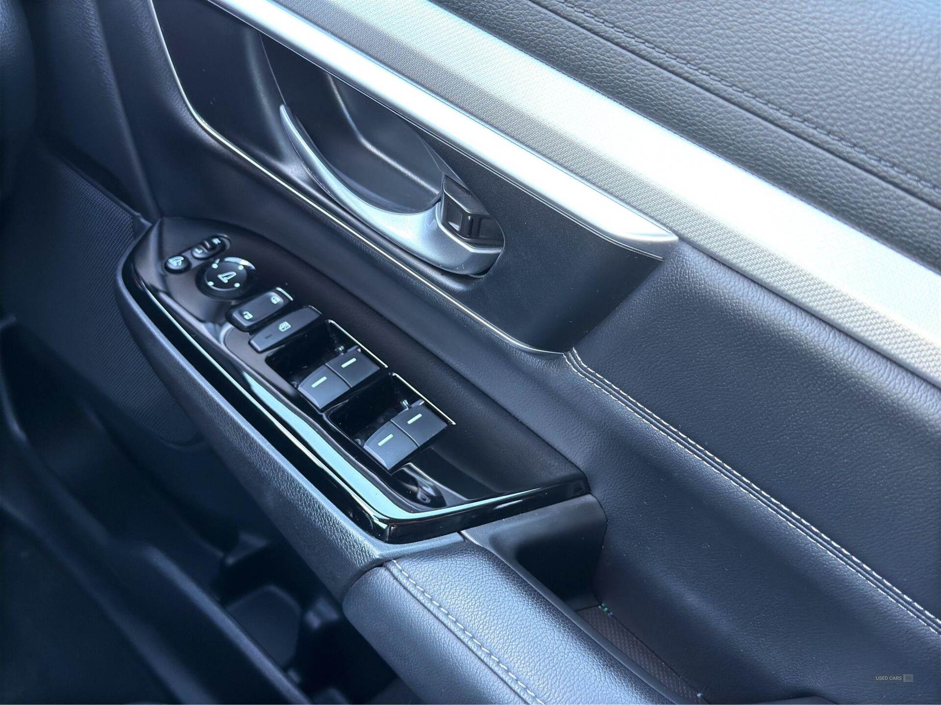 Jan 2023 Honda CR-V 2.0 i-MMD Hybrid SR 2WD 5dr eCVT