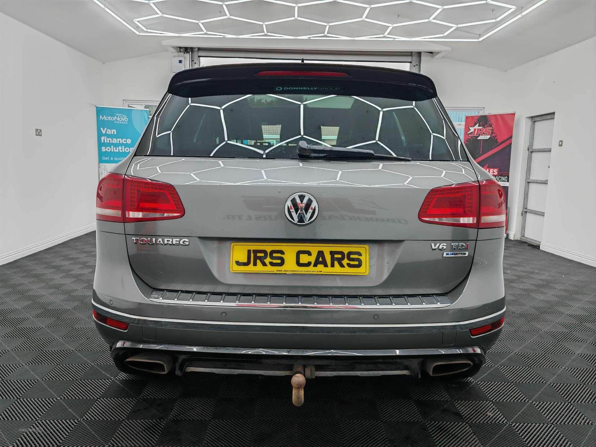 Jan 2016 Volkswagen Touareg 3.0 V6 TDI BlueMotion Tech 262 R-Line 5dr Tip Auto