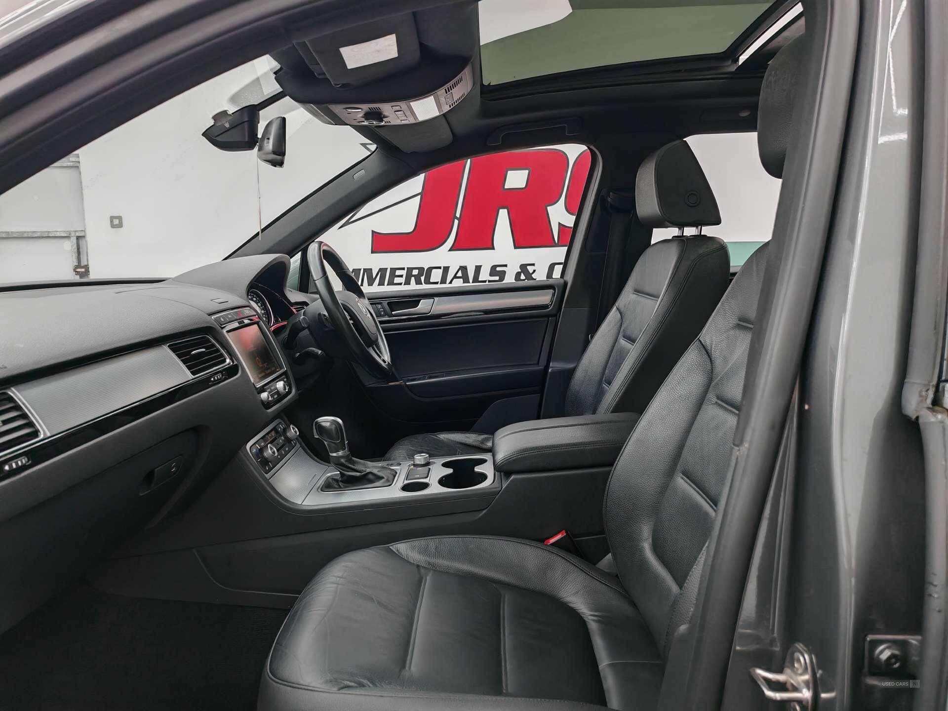 Jan 2016 Volkswagen Touareg 3.0 V6 TDI BlueMotion Tech 262 R-Line 5dr Tip Auto