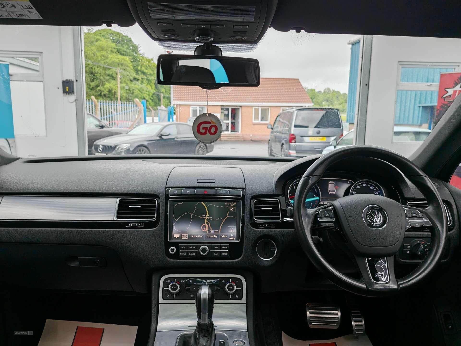 Jan 2016 Volkswagen Touareg 3.0 V6 TDI BlueMotion Tech 262 R-Line 5dr Tip Auto