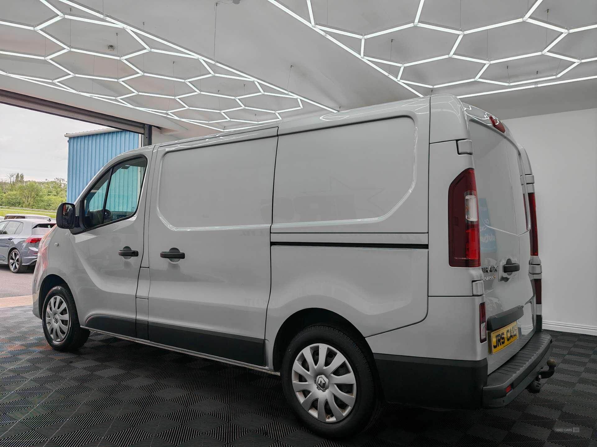 May 2019 Renault Trafic SL27 ENERGY dCi 125 Business+ Van