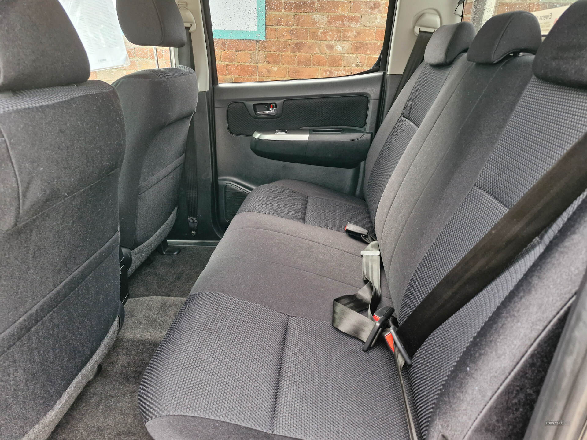 Sep 2015 Toyota Hilux Invincible D/Cab Pick Up 3.0 D-4D 4WD 171