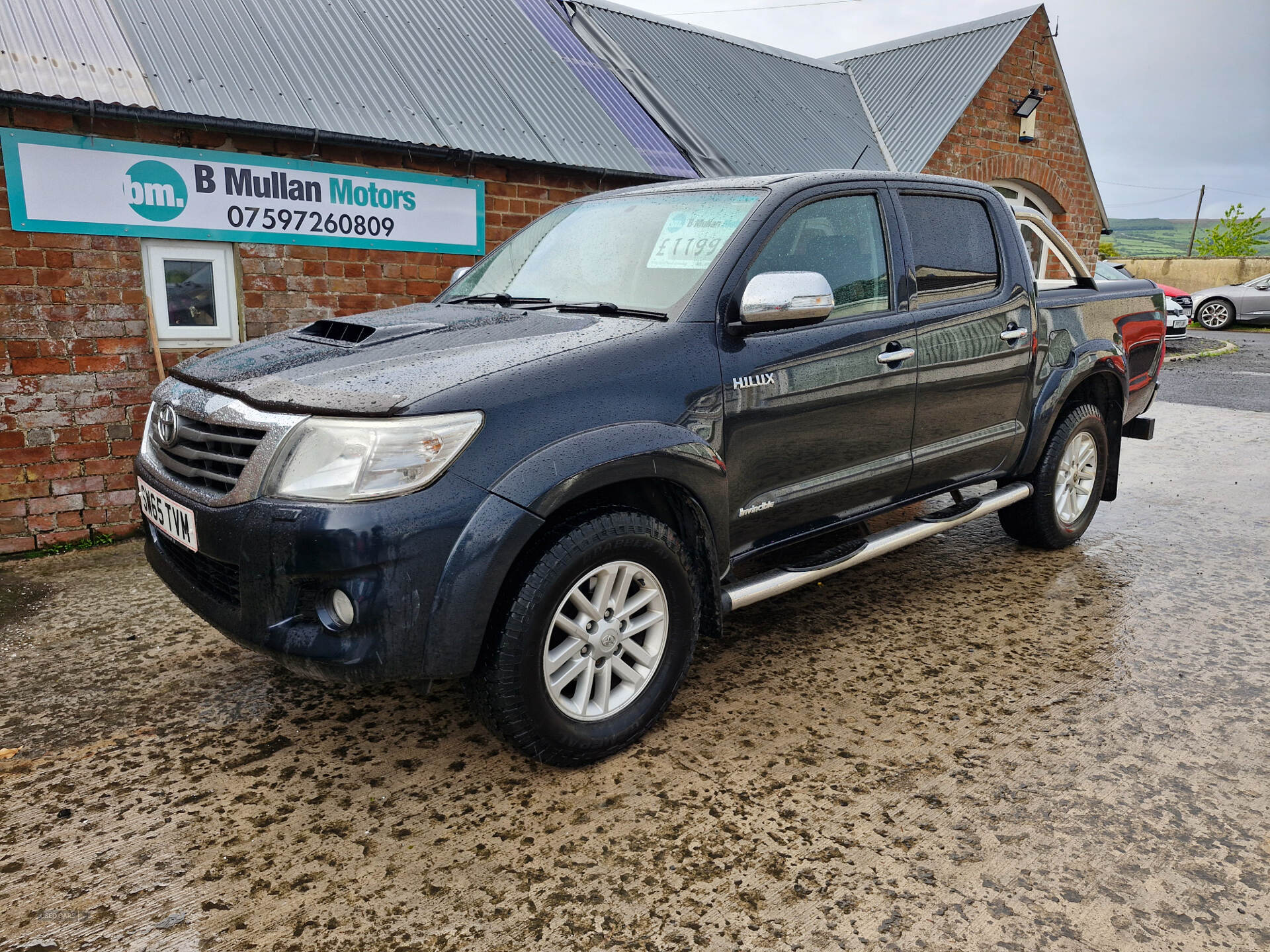 Sep 2015 Toyota Hilux Invincible D/Cab Pick Up 3.0 D-4D 4WD 171