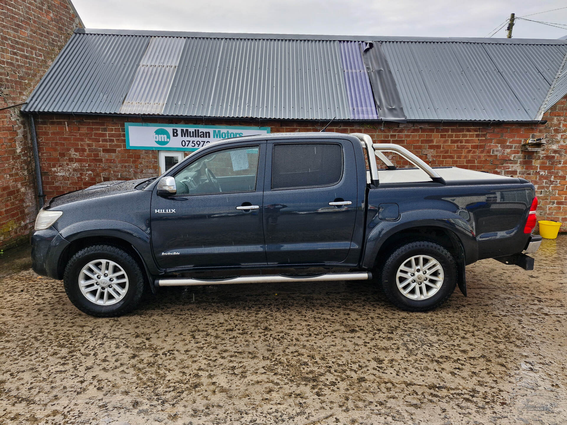 Sep 2015 Toyota Hilux Invincible D/Cab Pick Up 3.0 D-4D 4WD 171