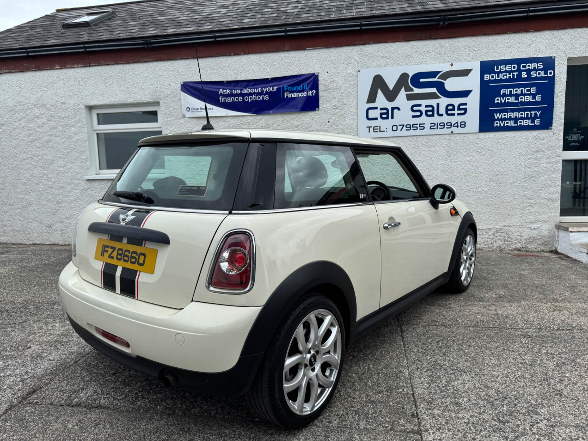 MINI Hatch in Down