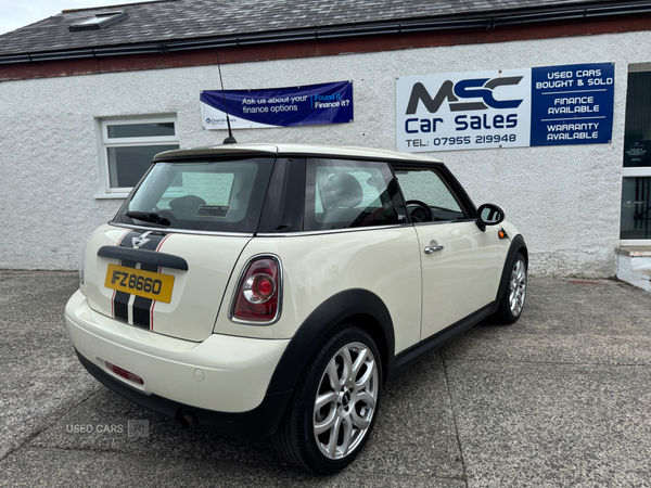 MINI Hatch in Down