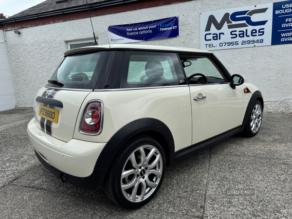 MINI Hatch in Down