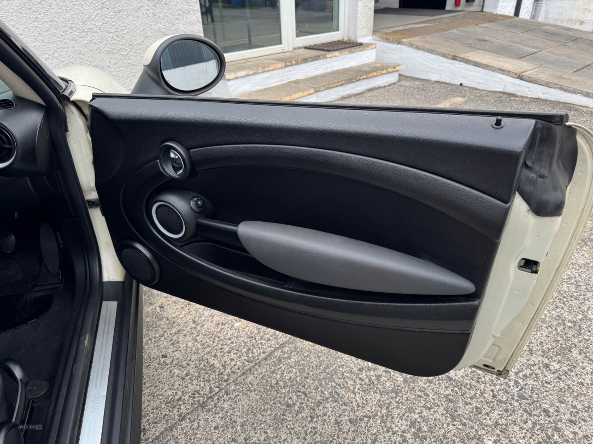 MINI Hatch in Down