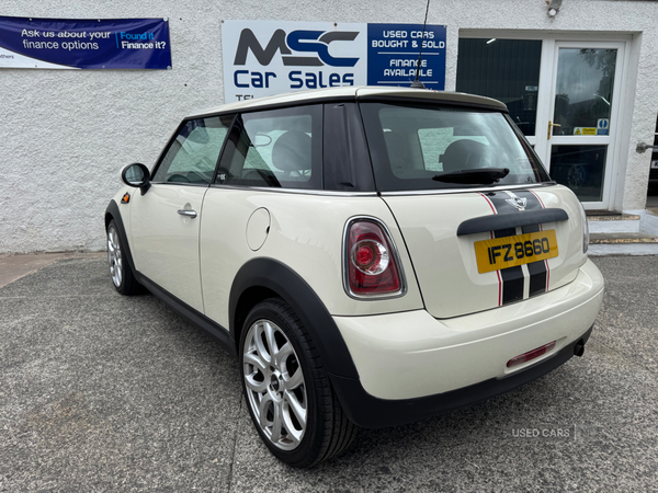 MINI Hatch in Down