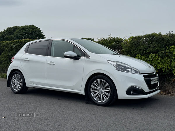 Peugeot 208 HATCHBACK in Down