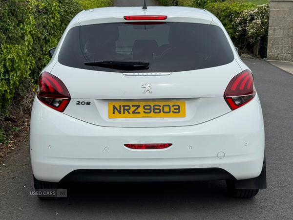 Peugeot 208 HATCHBACK in Down