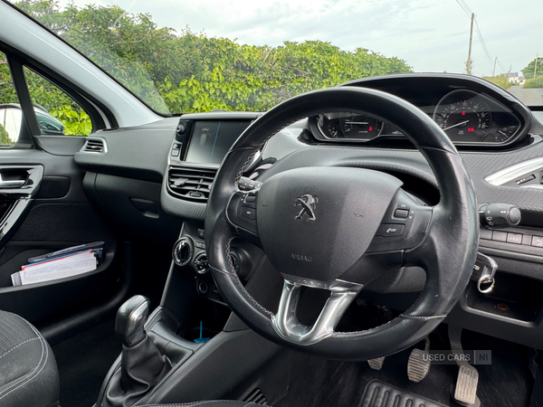 Peugeot 208 HATCHBACK in Down