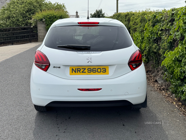 Peugeot 208 HATCHBACK in Down