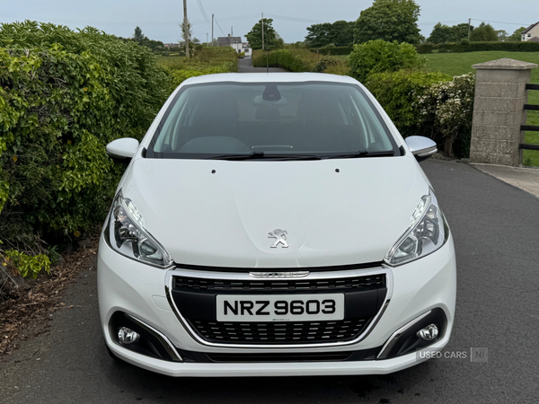 Peugeot 208 HATCHBACK in Down