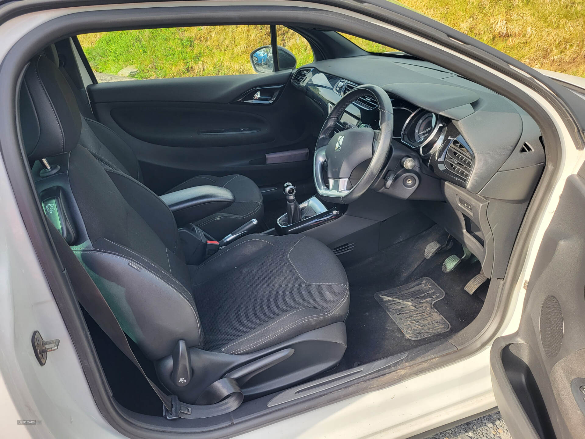 Dec 2011 Citroen DS3 1.6 e-HDi Airdream DStyle Plus 3dr