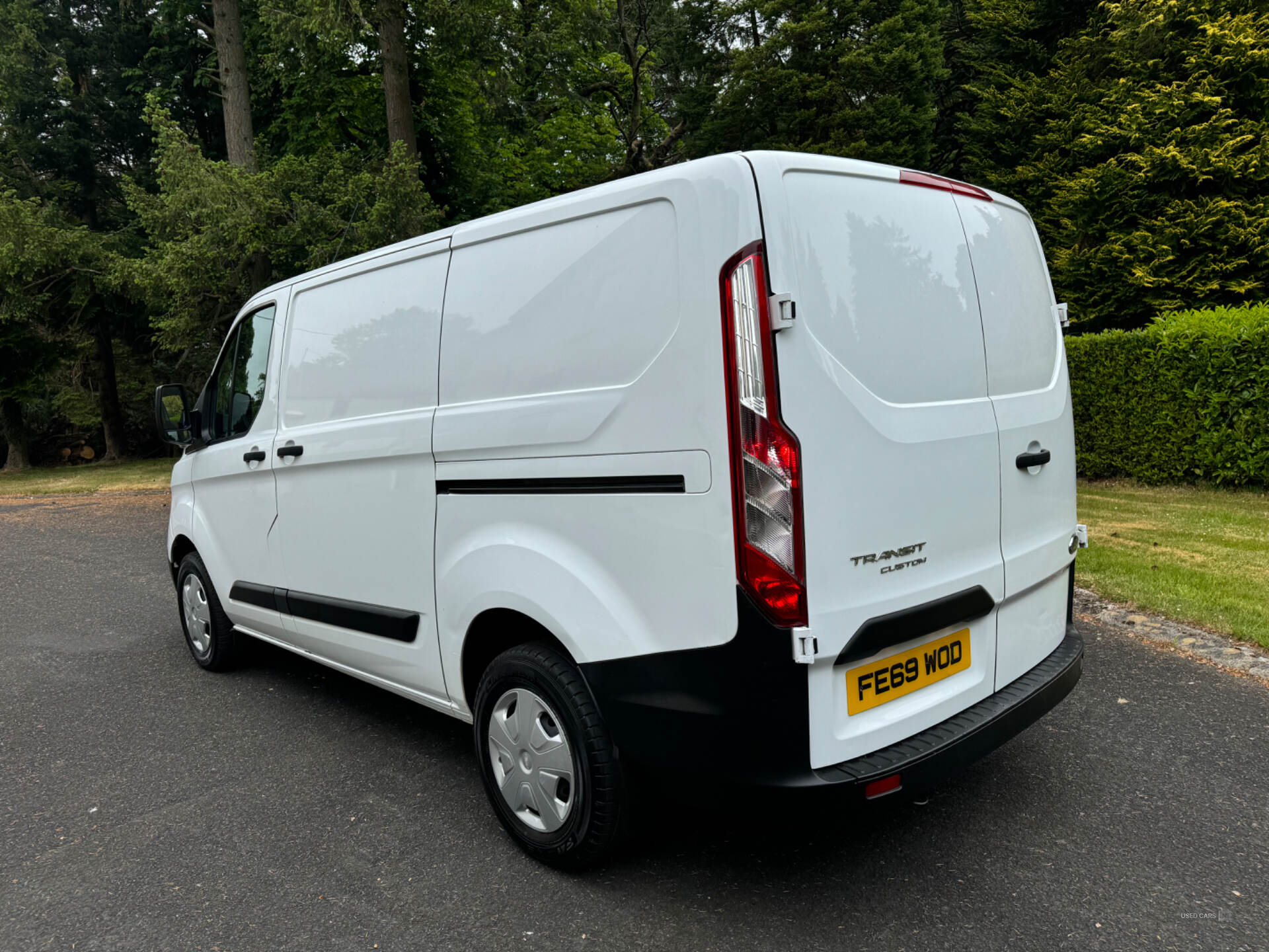 Oct 2019 Ford Transit Custom 2.0 EcoBlue 105ps Low Roof Leader Van