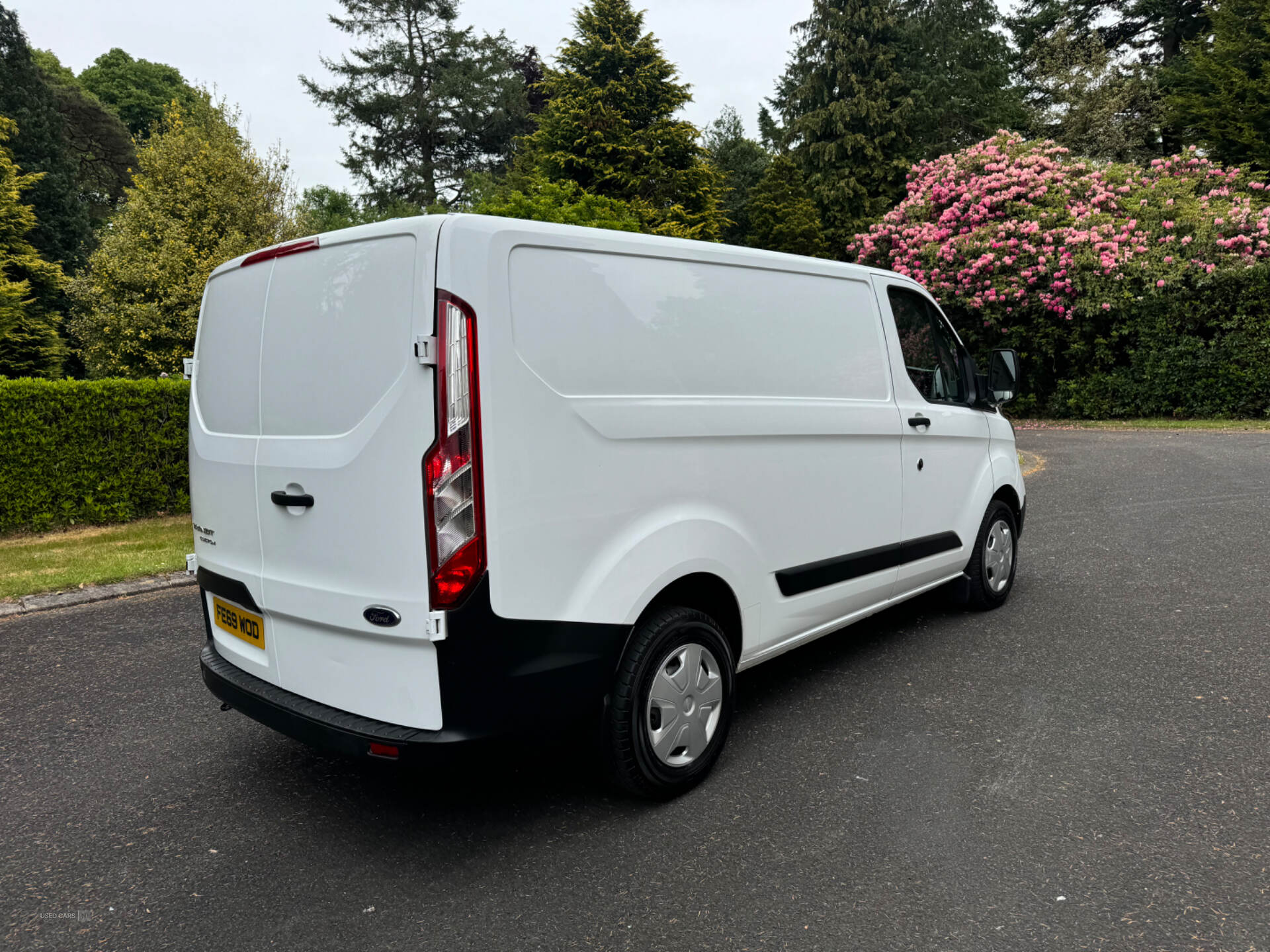 Oct 2019 Ford Transit Custom 2.0 EcoBlue 105ps Low Roof Leader Van