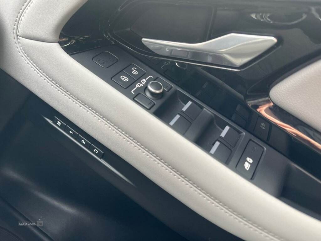 Mar 2020 Land Rover Range Rover Evoque 2.0 D180 R-Dynamic SE 5dr Auto