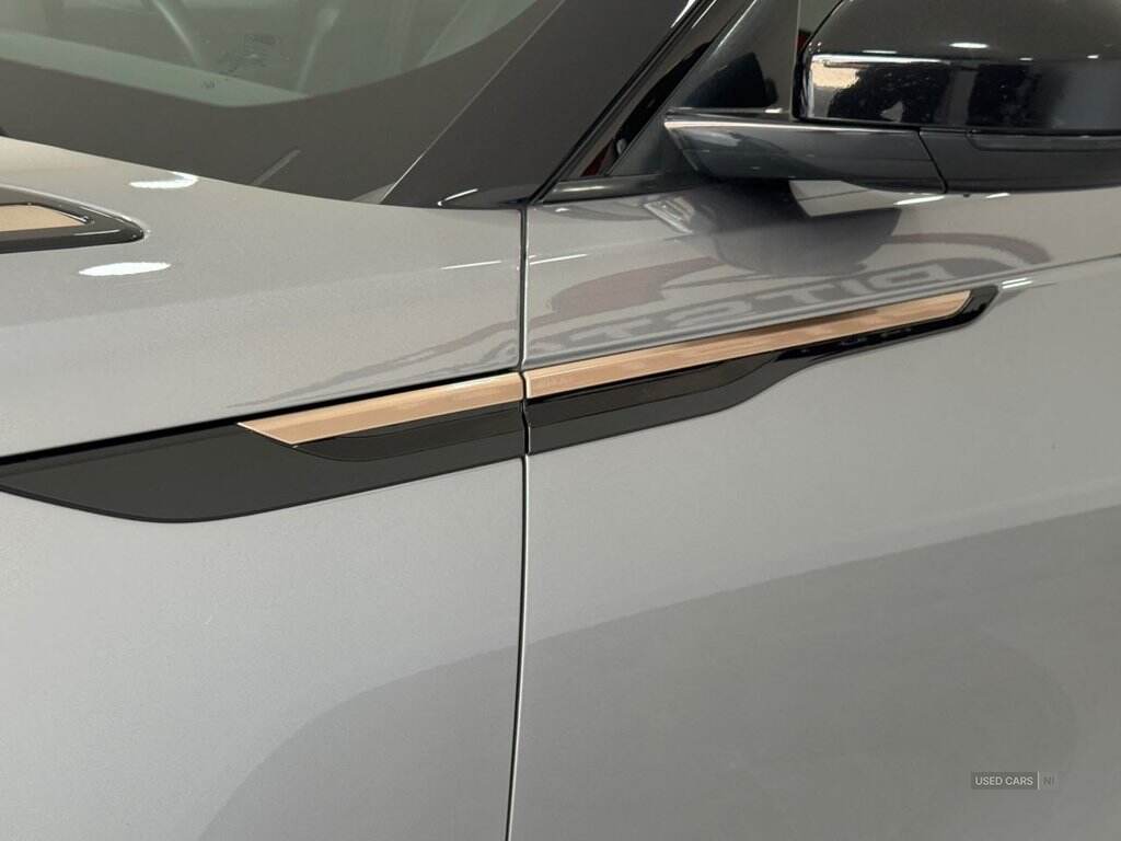 Mar 2020 Land Rover Range Rover Velar 3.0 D300 R-Dynamic HSE 5dr Auto