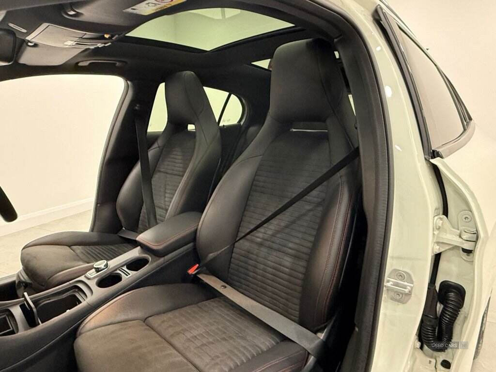 Mar 2016 Mercedes-Benz GLA GLA 220d 4Matic AMG Line 5dr Auto [Prem Plus]