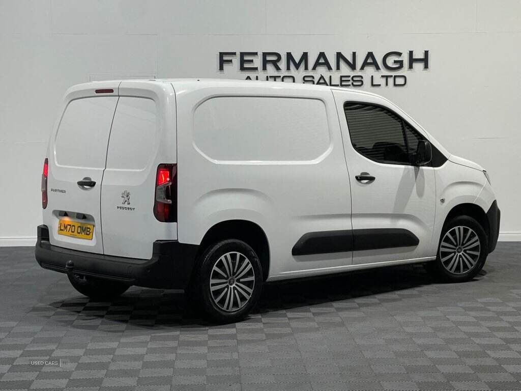 Jan 2021 Peugeot Partner 1000 1.5 BlueHDi 100 Professional Van