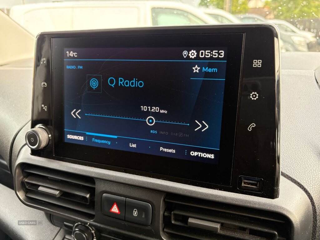 Jan 2021 Peugeot Partner 1000 1.5 BlueHDi 100 Professional Van