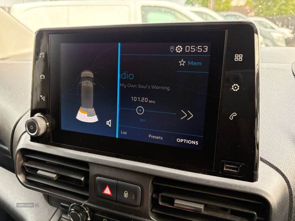 Jan 2021 Peugeot Partner 1000 1.5 BlueHDi 100 Professional Van