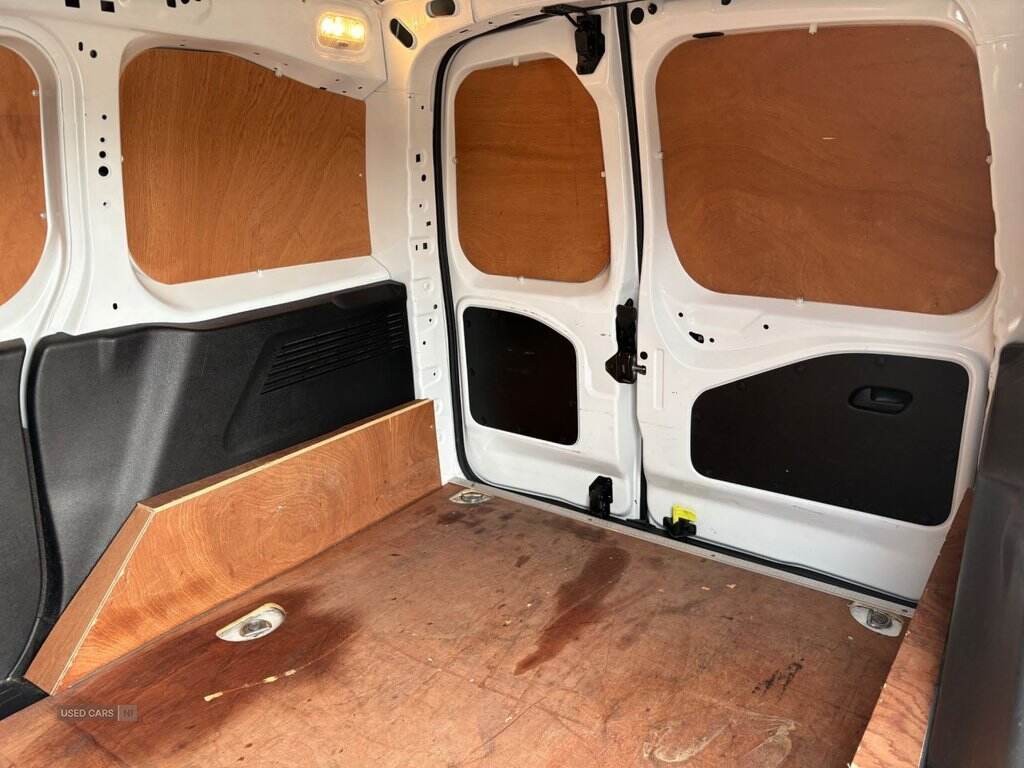Jan 2021 Peugeot Partner 1000 1.5 BlueHDi 100 Professional Van
