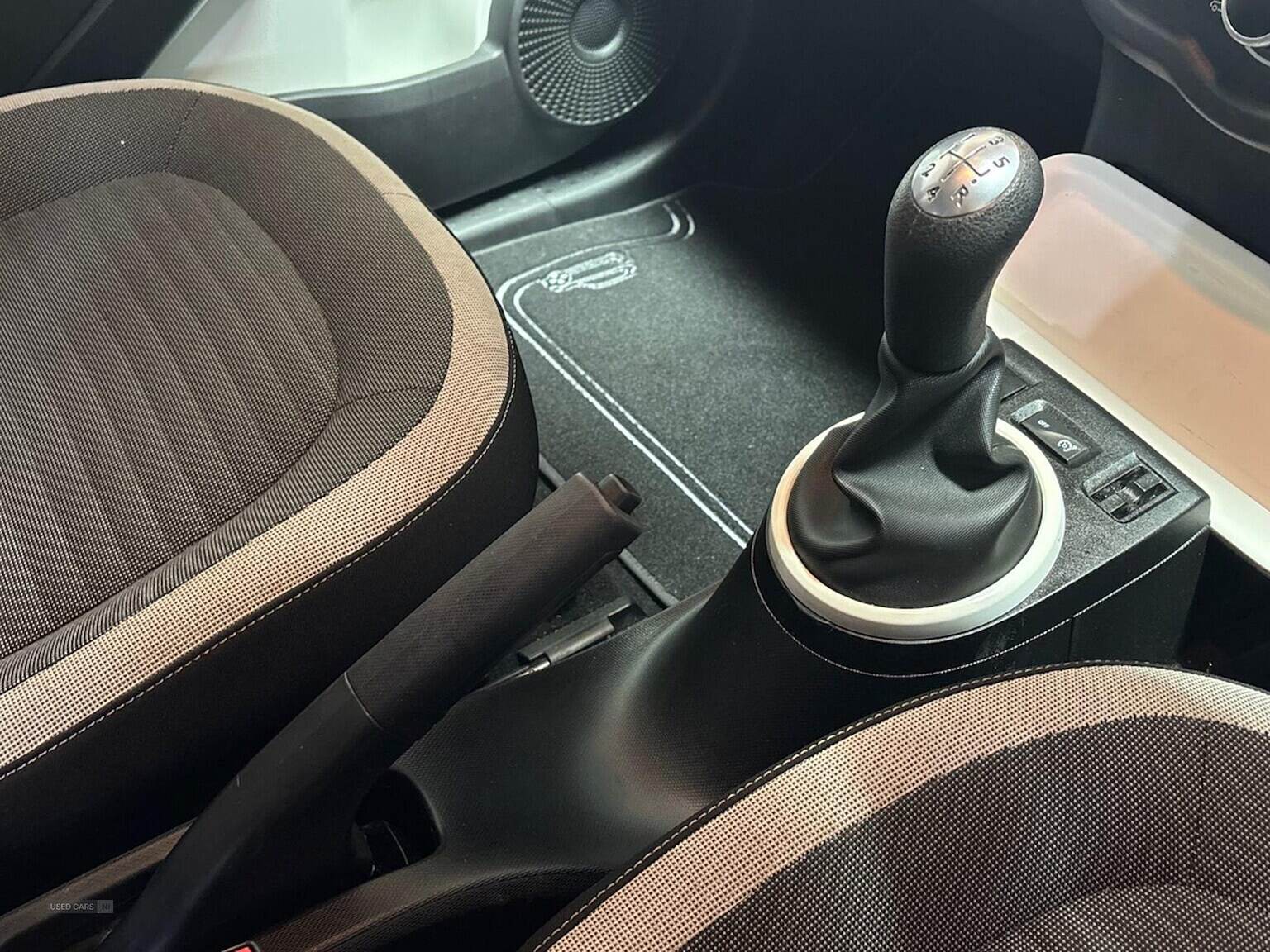 Jan 2018 Renault Twingo 1.0 Sce Play 5Dr