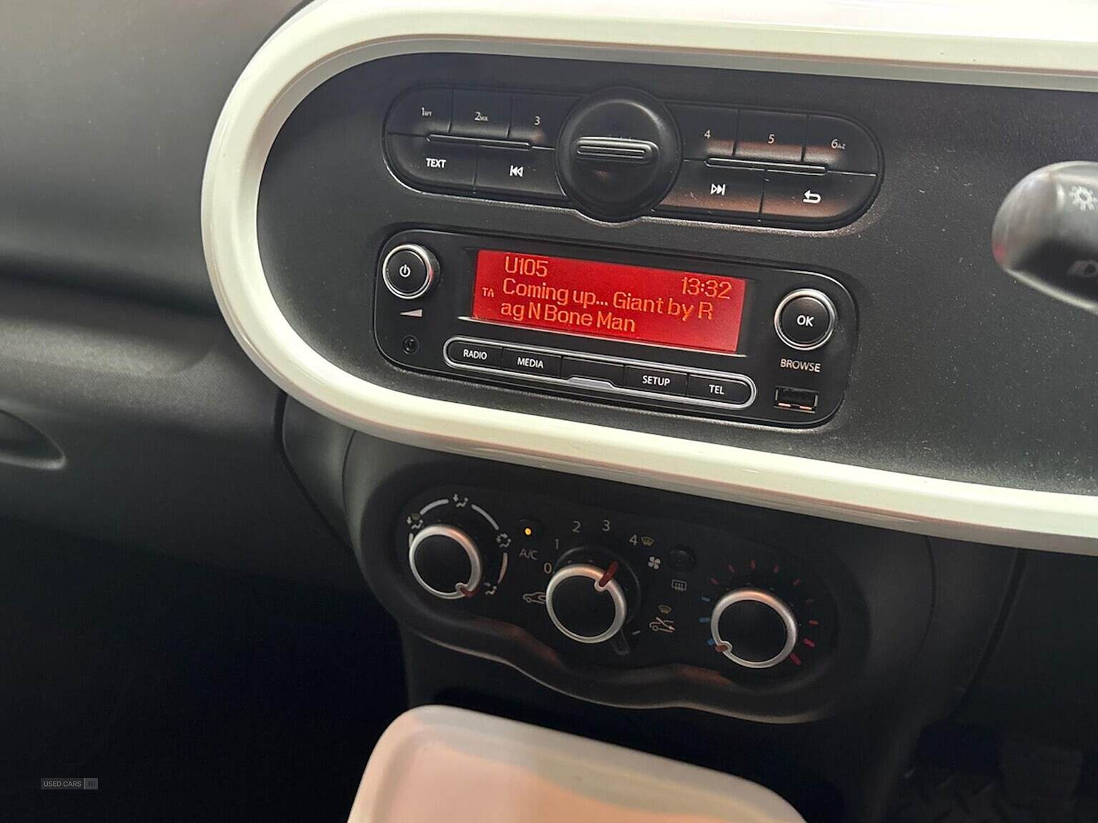 Jan 2018 Renault Twingo 1.0 Sce Play 5Dr