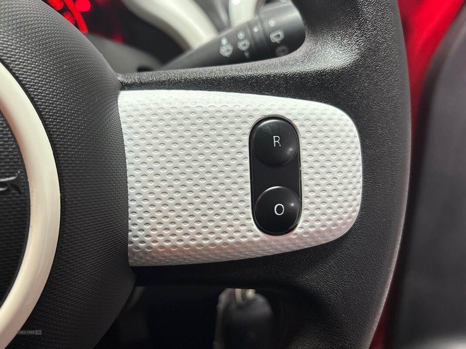 Jan 2018 Renault Twingo 1.0 Sce Play 5Dr