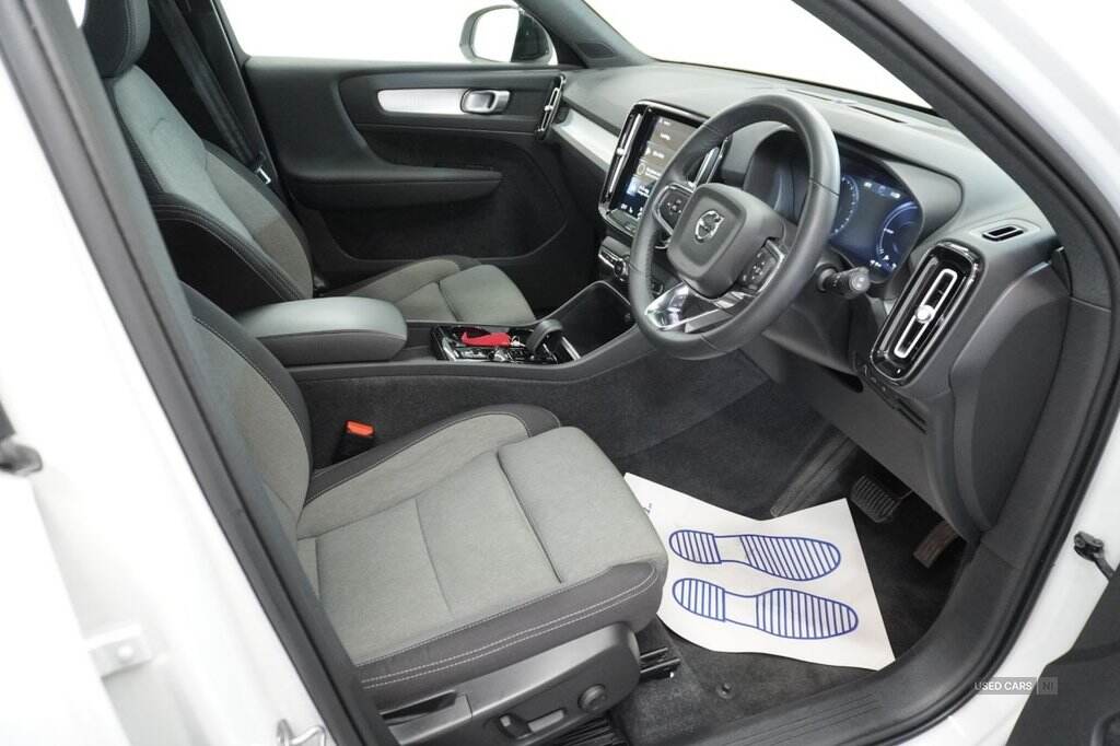 Jan 2023 Volvo XC40 1.5 T4 Recharge PHEV Plus Dark 5dr Auto
