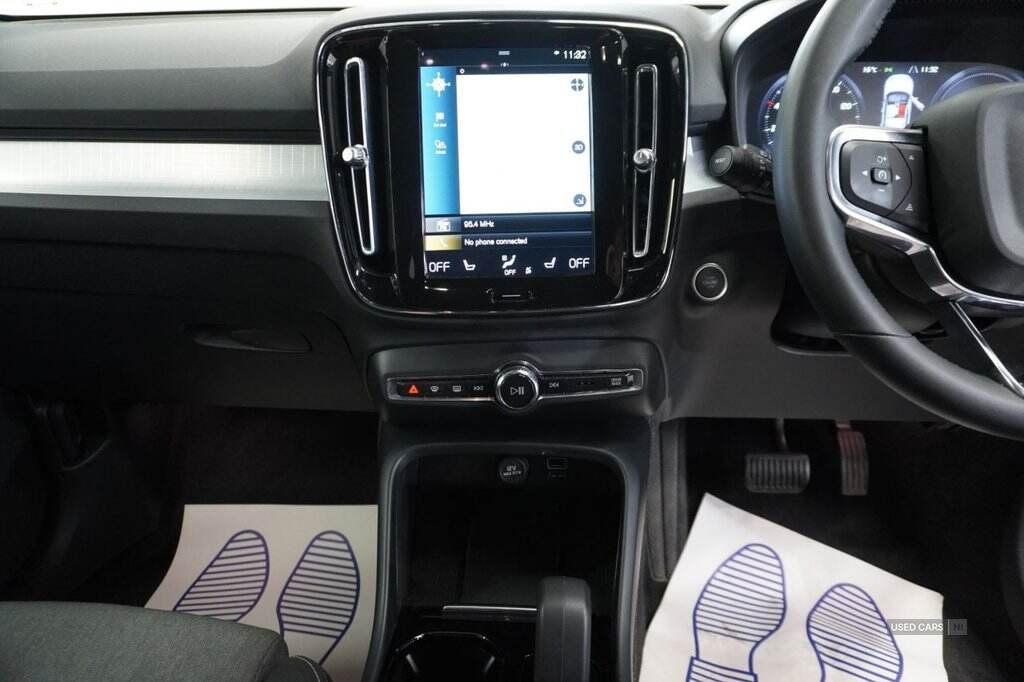 Jan 2023 Volvo XC40 1.5 T4 Recharge PHEV Plus Dark 5dr Auto