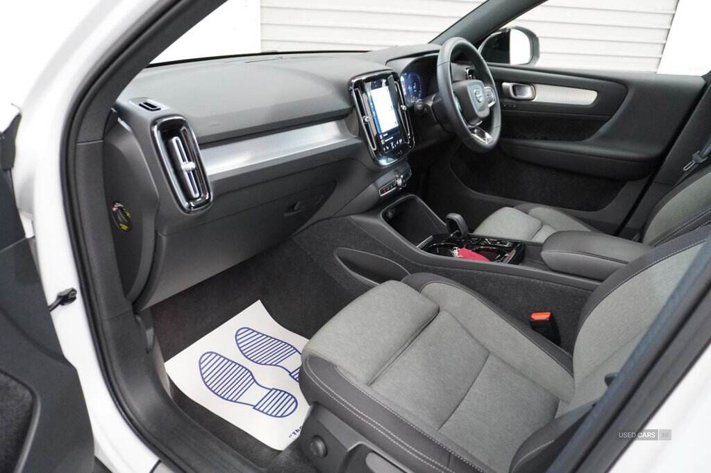 Jan 2023 Volvo XC40 1.5 T4 Recharge PHEV Plus Dark 5dr Auto