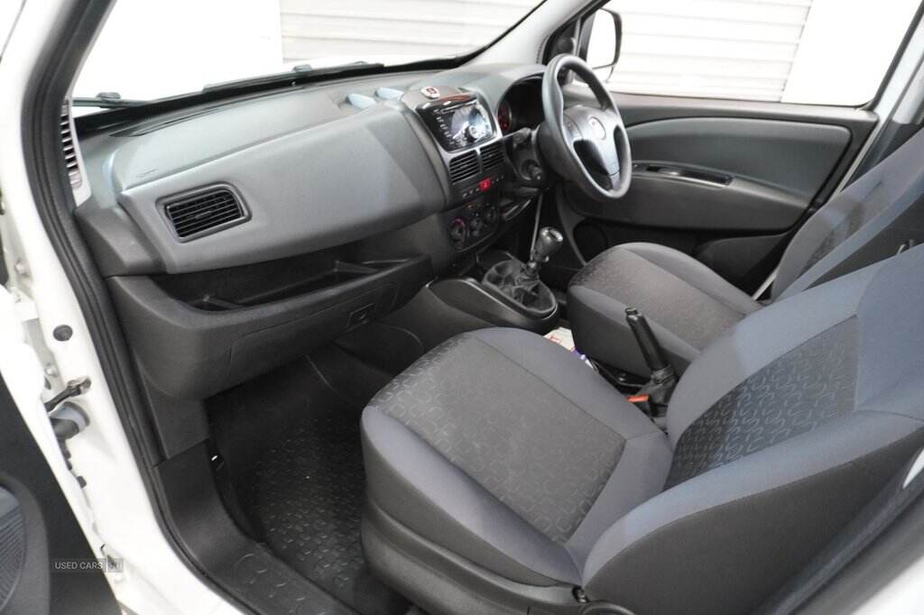 2021 Fiat Doblo 1.6 MultiJetII Maxi Tecnico Panel Van 6dr Diesel Manual L2 H1 Euro 6 (s/s) (105 bhp)