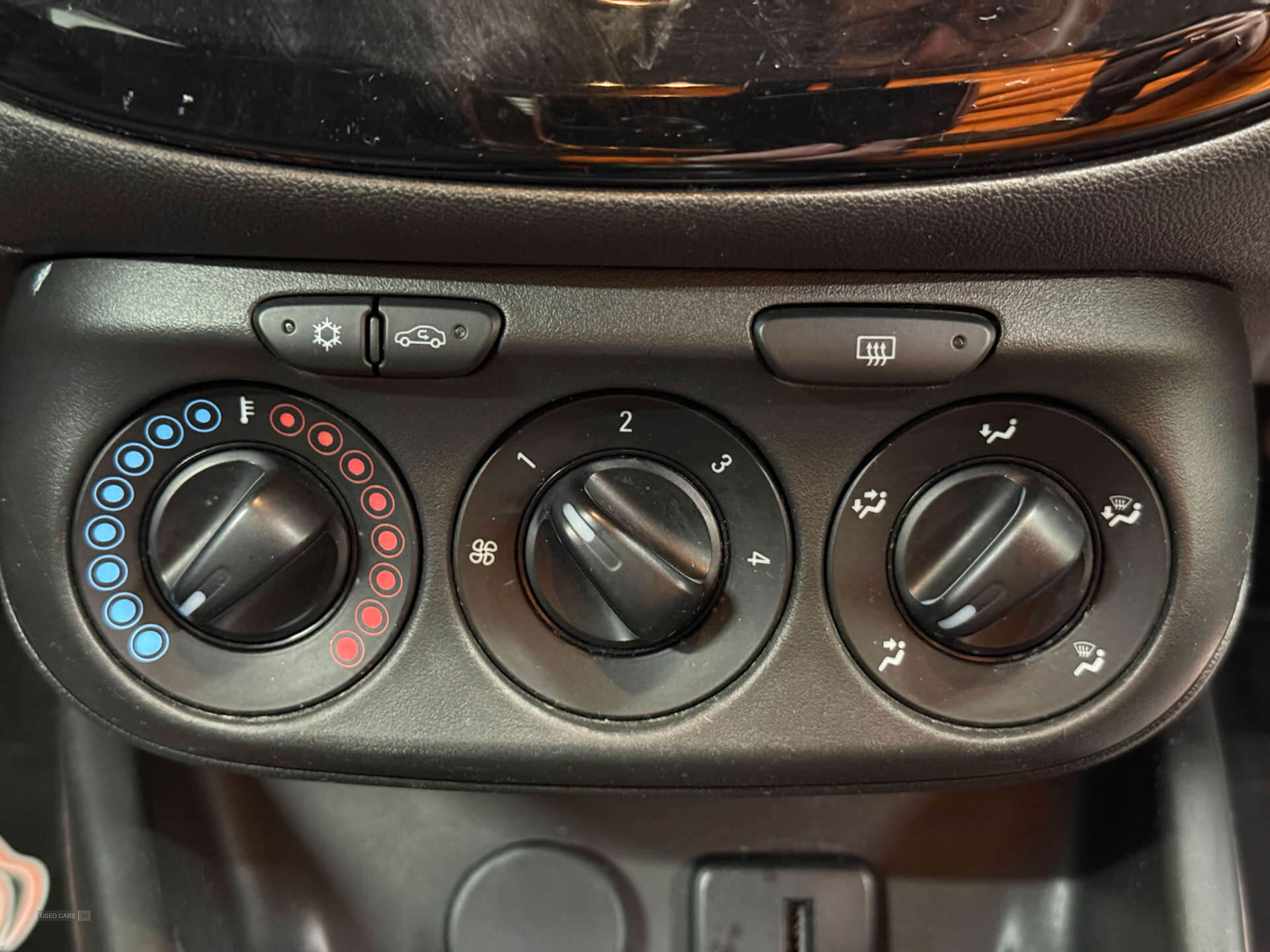 Apr 2019 Vauxhall Corsa 1.4 SRi Nav 5dr