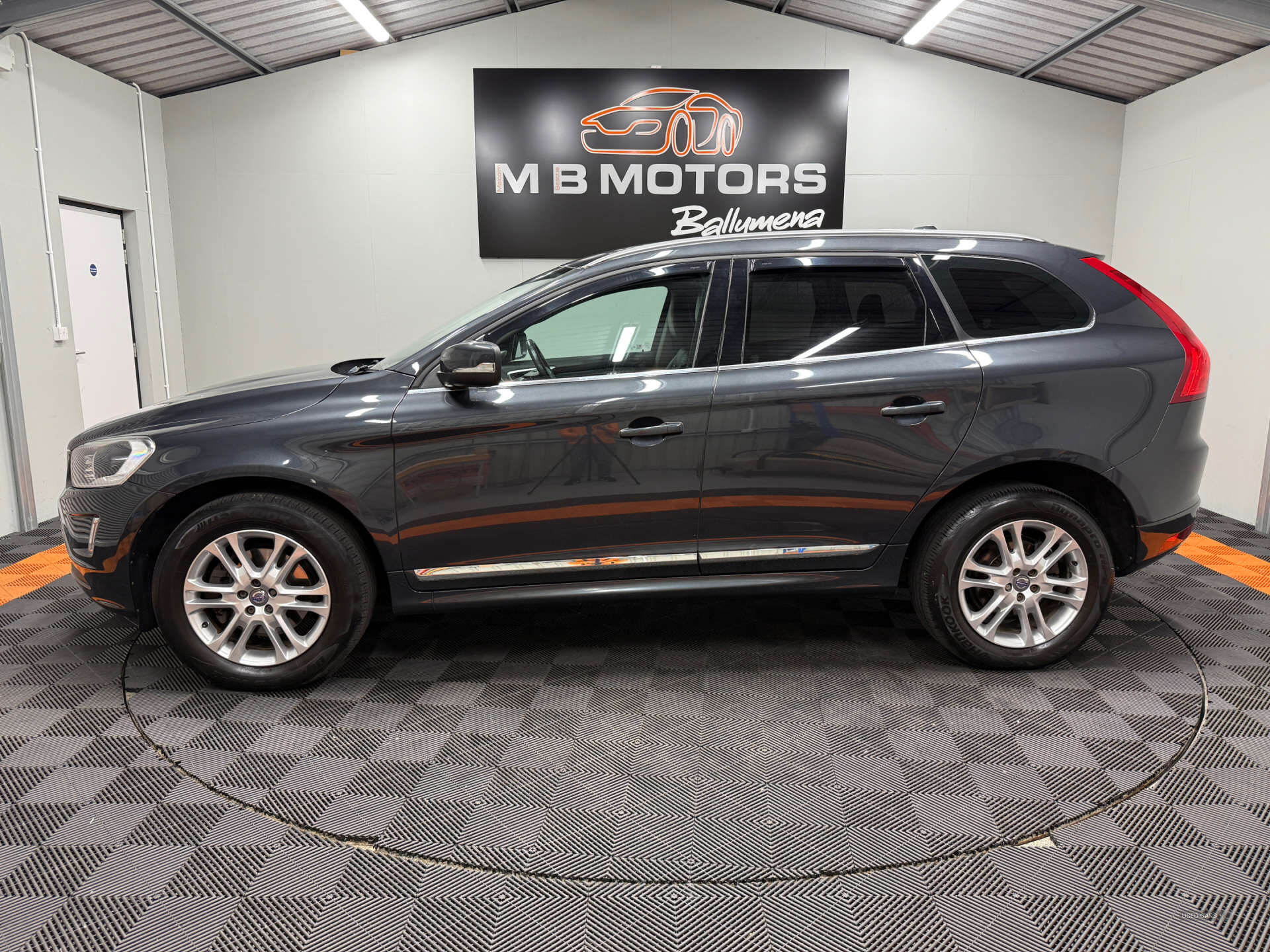Apr 2015 Volvo XC60 D5 [215] SE Lux Nav 5dr AWD Geartronic