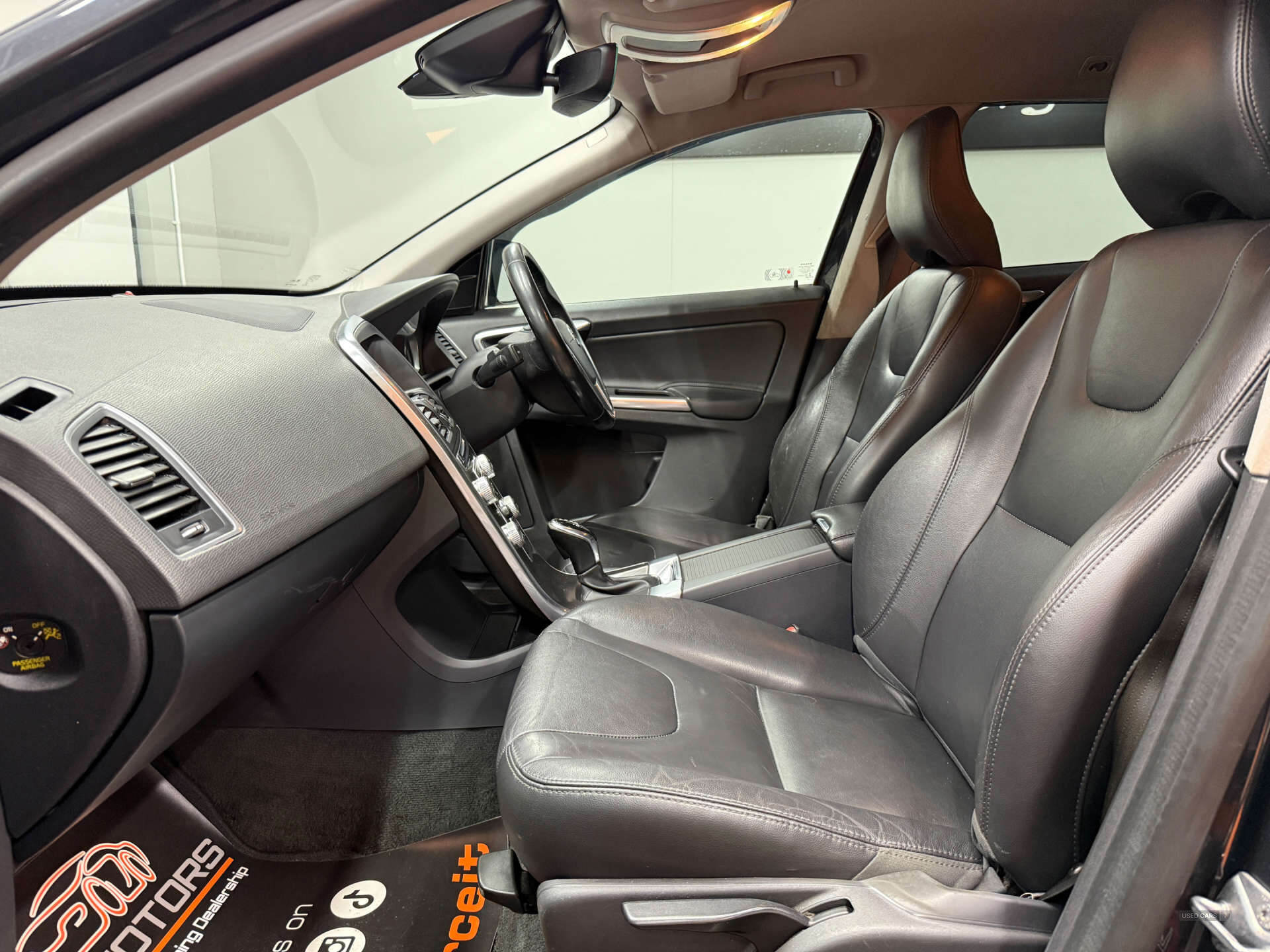 Apr 2015 Volvo XC60 D5 [215] SE Lux Nav 5dr AWD Geartronic