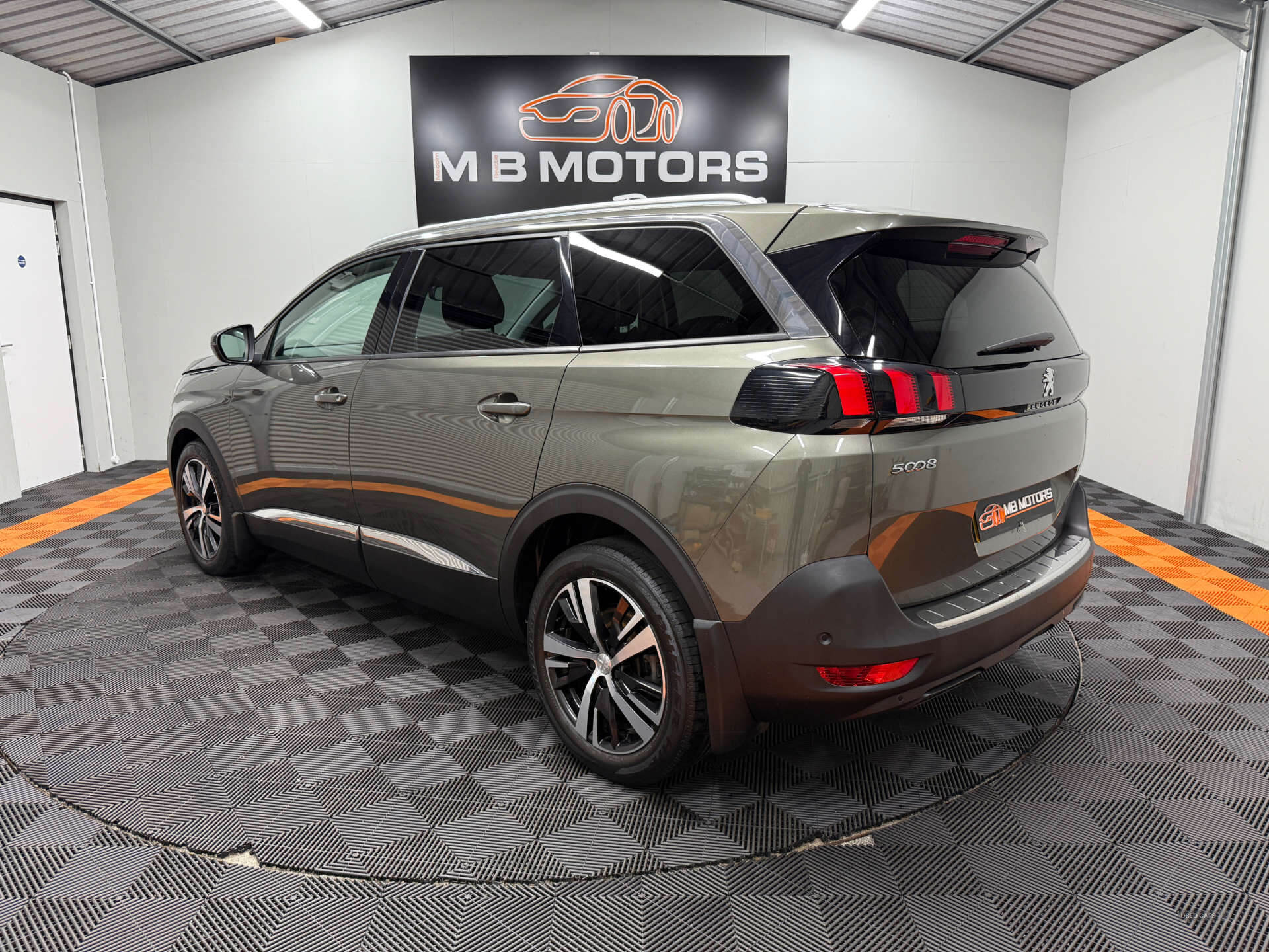 Apr 2019 Peugeot 5008 1.5 BlueHDi Allure 5dr