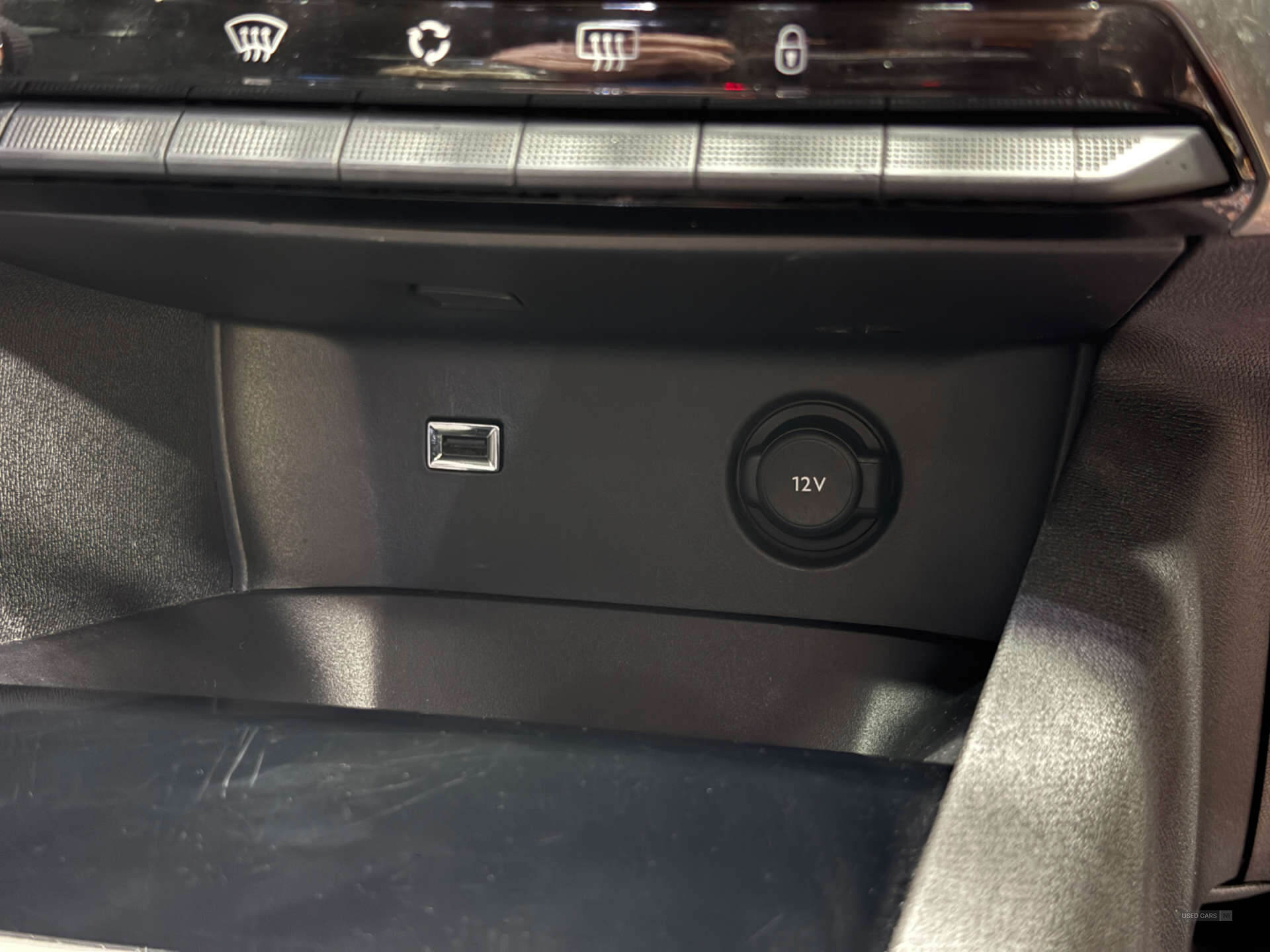Apr 2019 Peugeot 5008 1.5 BlueHDi Allure 5dr