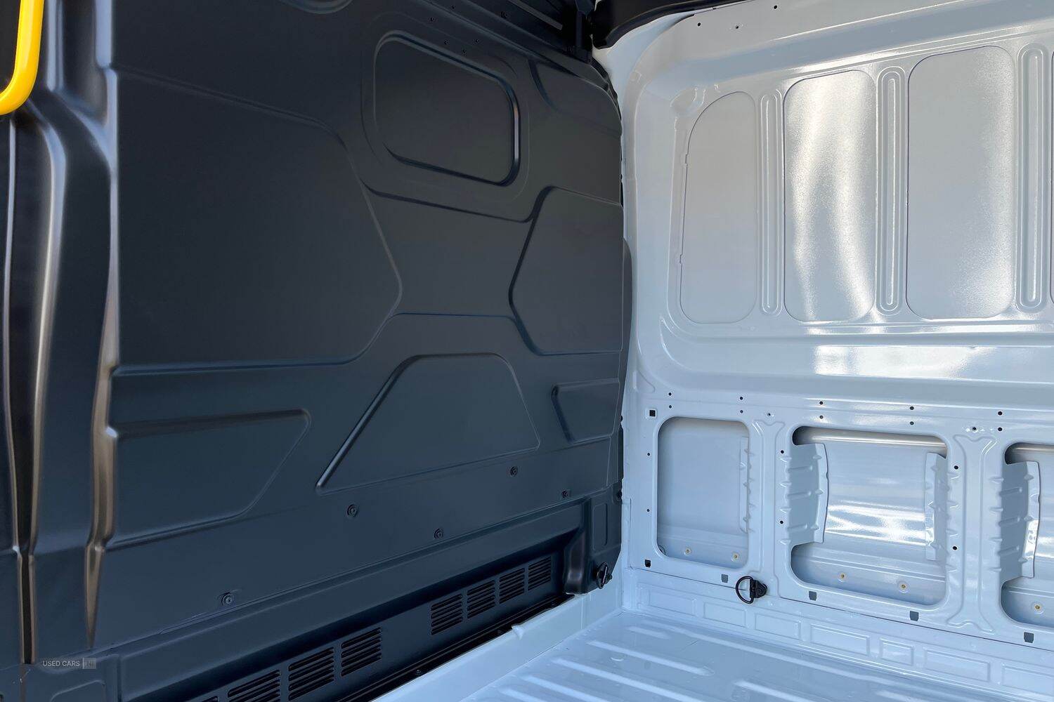 Nov 2024 Ford Transit 2.0 EcoBlue 165ps H2 Leader Van [DAP]