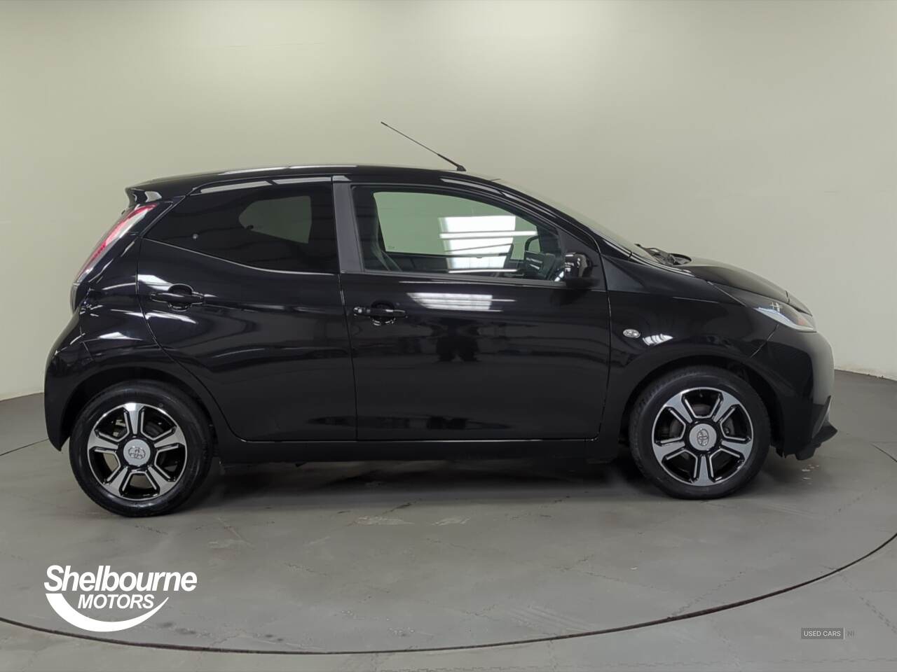 Apr 2018 Toyota Aygo 1.0 VVT-i X-Clusiv 3 5dr x-shift
