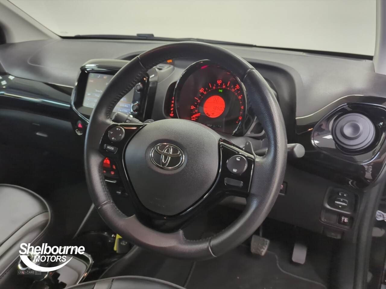 Apr 2018 Toyota Aygo 1.0 VVT-i X-Clusiv 3 5dr x-shift