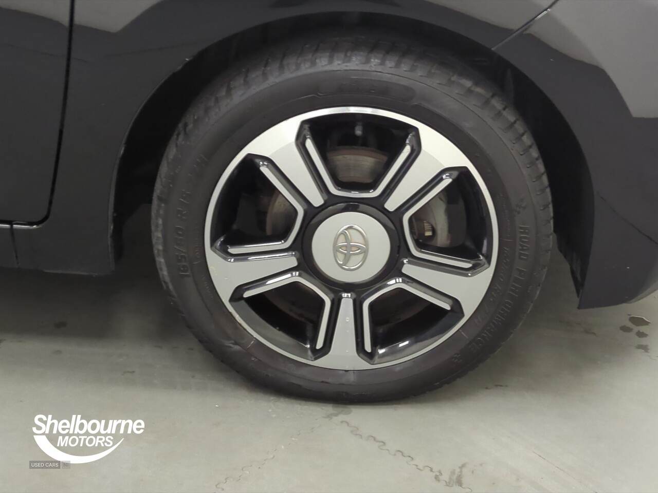 Apr 2018 Toyota Aygo 1.0 VVT-i X-Clusiv 3 5dr x-shift