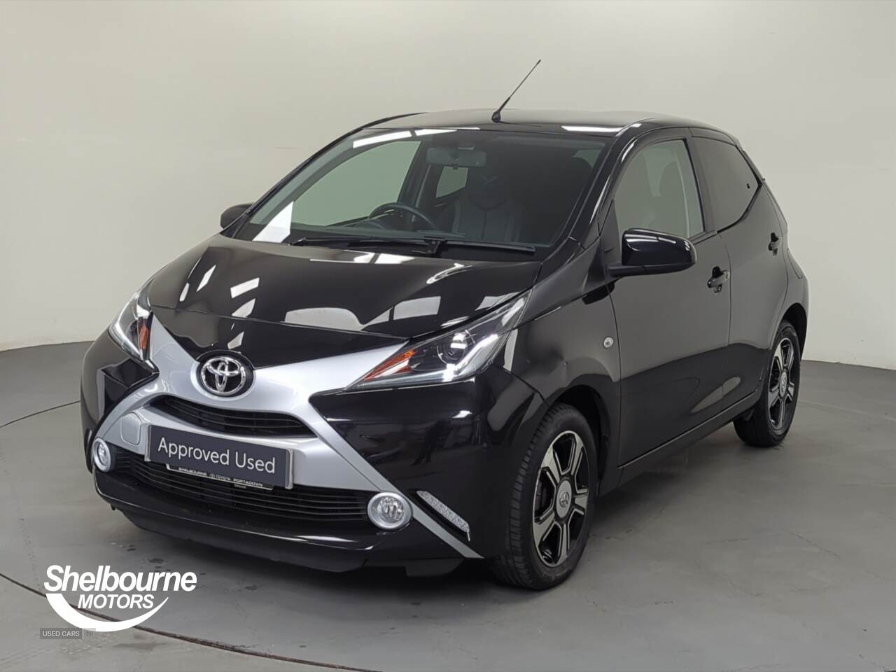 Apr 2018 Toyota Aygo 1.0 VVT-i X-Clusiv 3 5dr x-shift