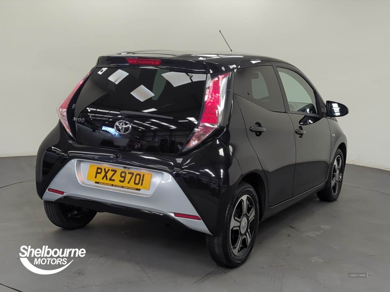 Apr 2018 Toyota Aygo 1.0 VVT-i X-Clusiv 3 5dr x-shift