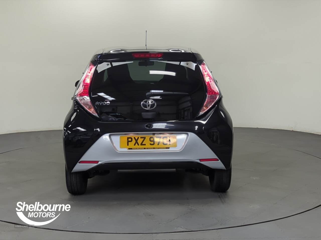 Apr 2018 Toyota Aygo 1.0 VVT-i X-Clusiv 3 5dr x-shift