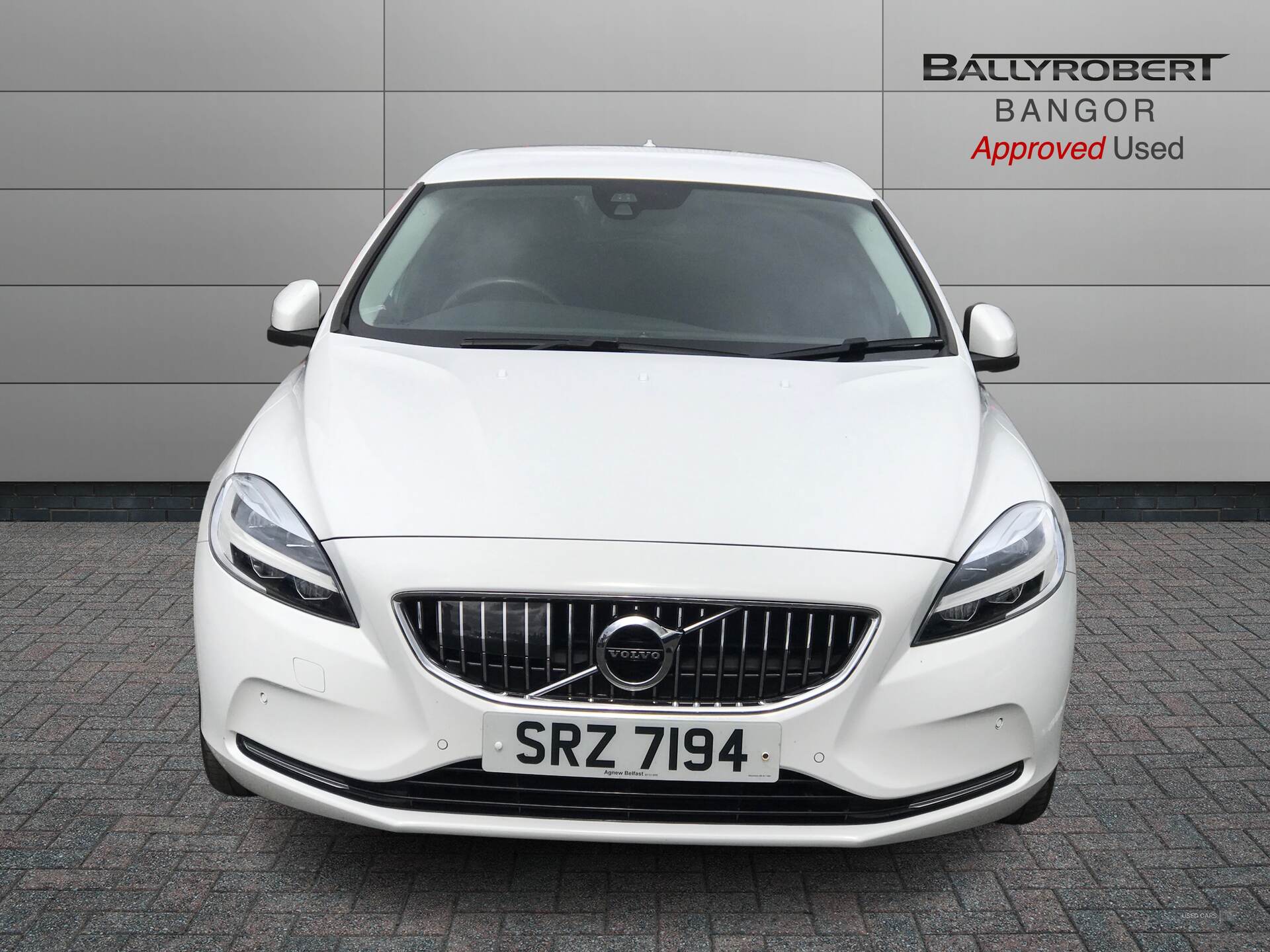 Apr 2017 Volvo V40 T3 [152] Inscription 5dr